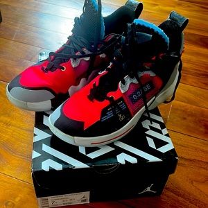 Men’s size 7 Jordan Sneakers